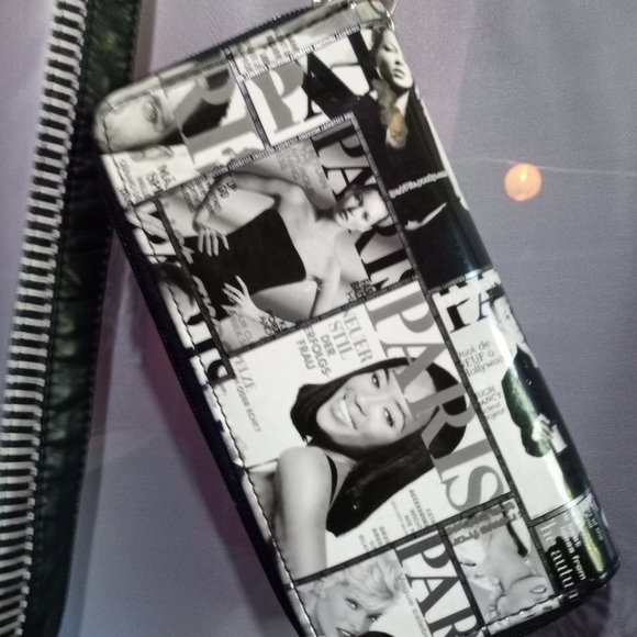 Purses - Picture 4 of 11